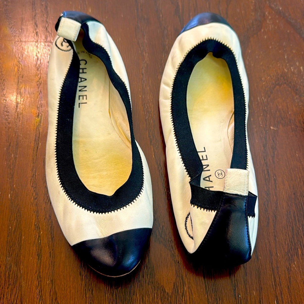Chanel Ballet Flats – Black & White Leather Cap Toe – Size 38 (US 7.5–8)